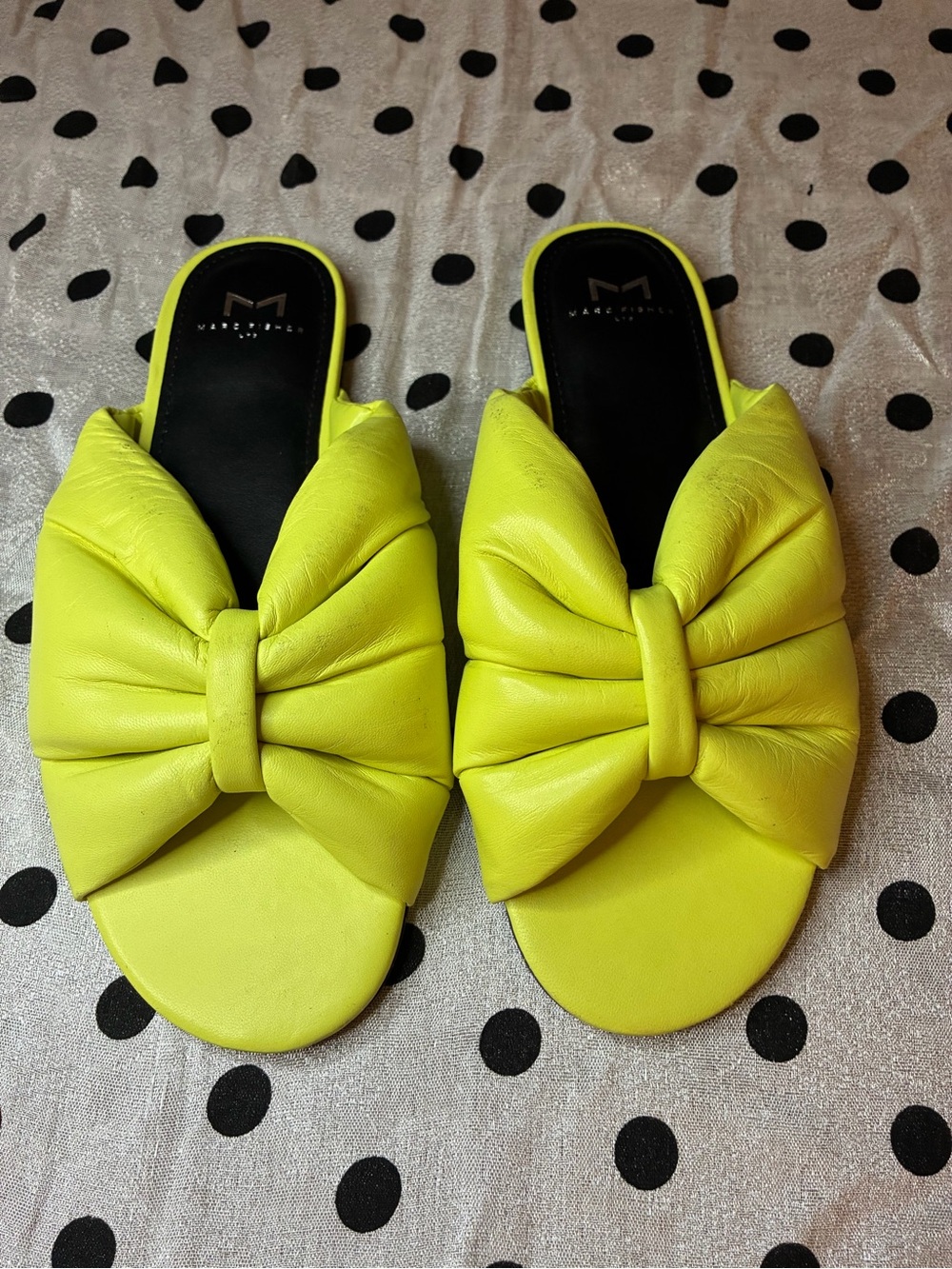 Marc Fisher LTD Neon Lime Green Leather Bow Slide Sandals Size 8M